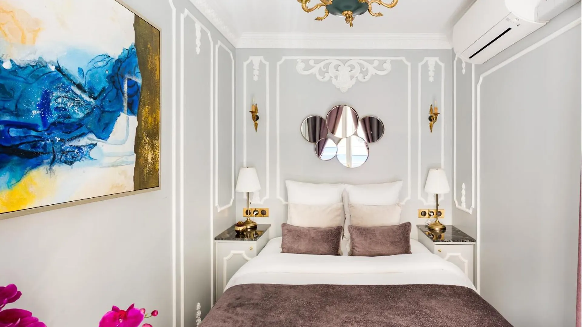 Apartment Merveil - Luxury Suite -Champs Elysees-Ponthieu II Paris