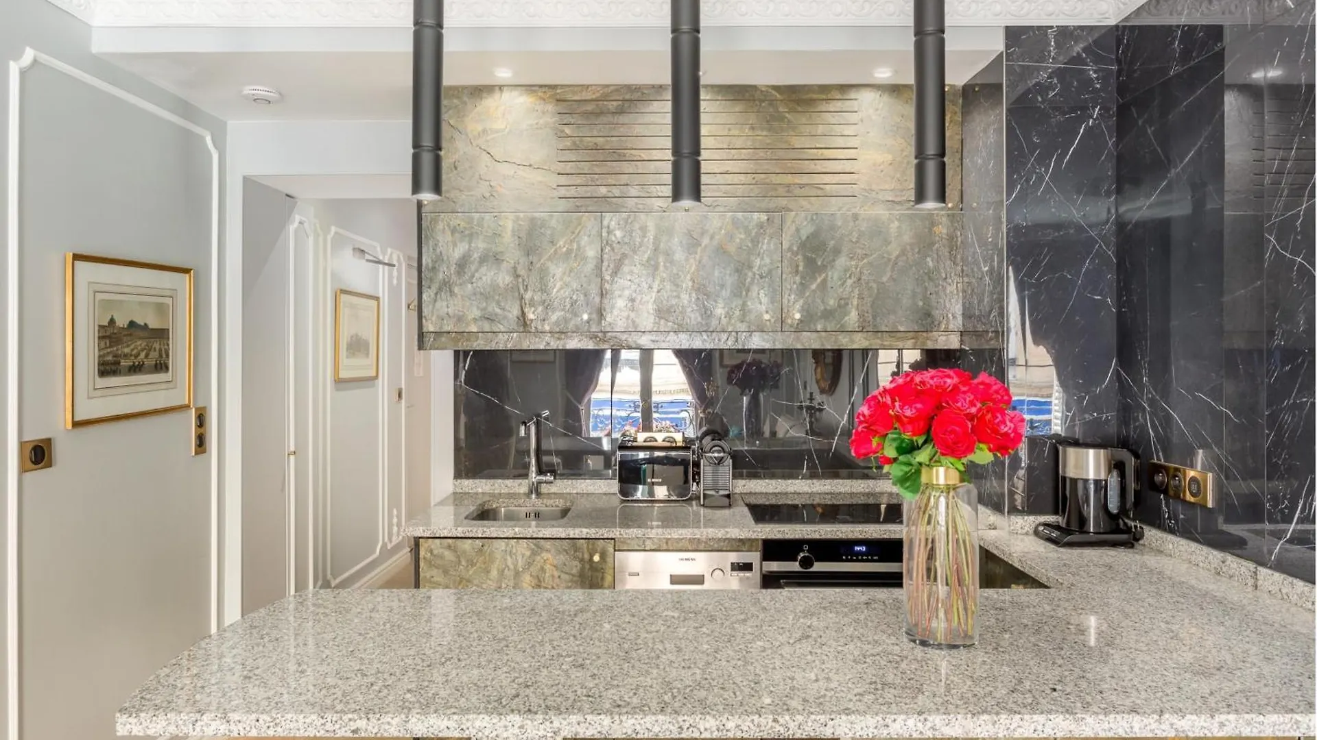 Apartment Merveil - Luxury Suite -Champs Elysees-Ponthieu II Paris