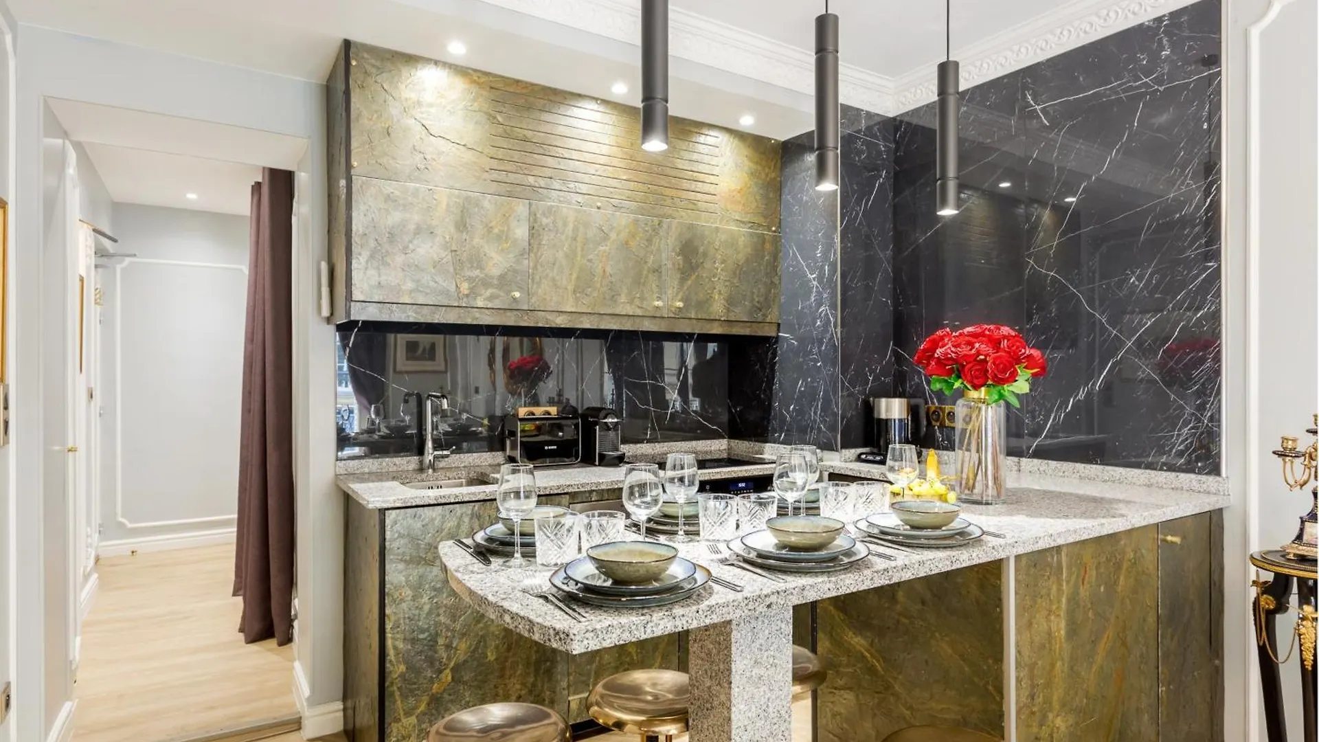 Merveil - Luxury Suite -Champs Elysees-Ponthieu II Paris France