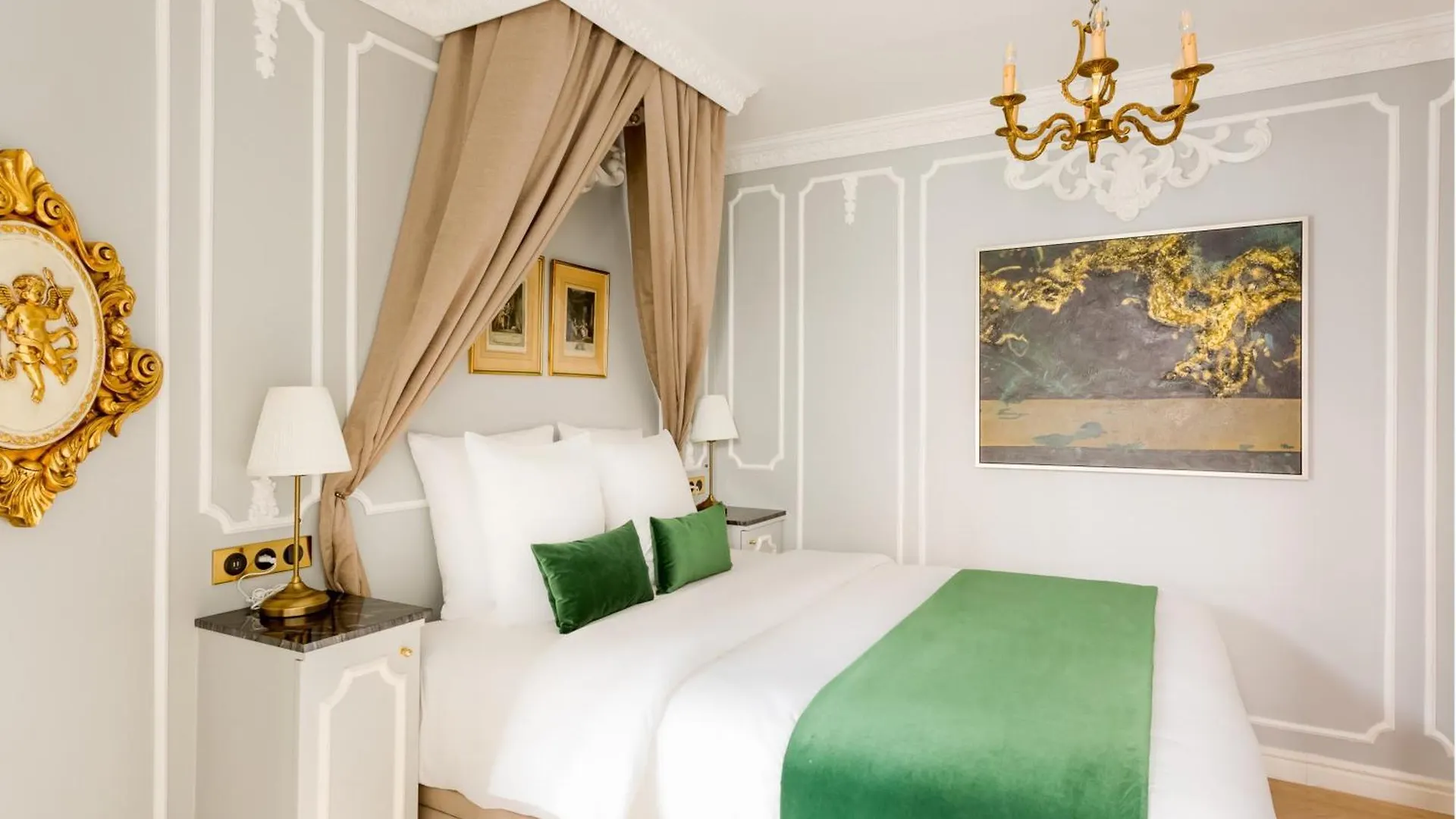 Merveil - Luxury Suite -Champs Elysees-Ponthieu II Paris Apartment
